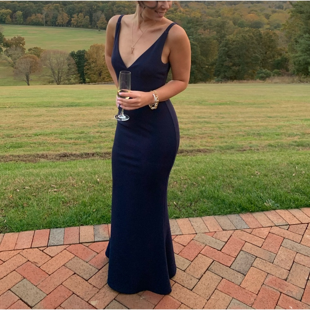 Lulus gown
